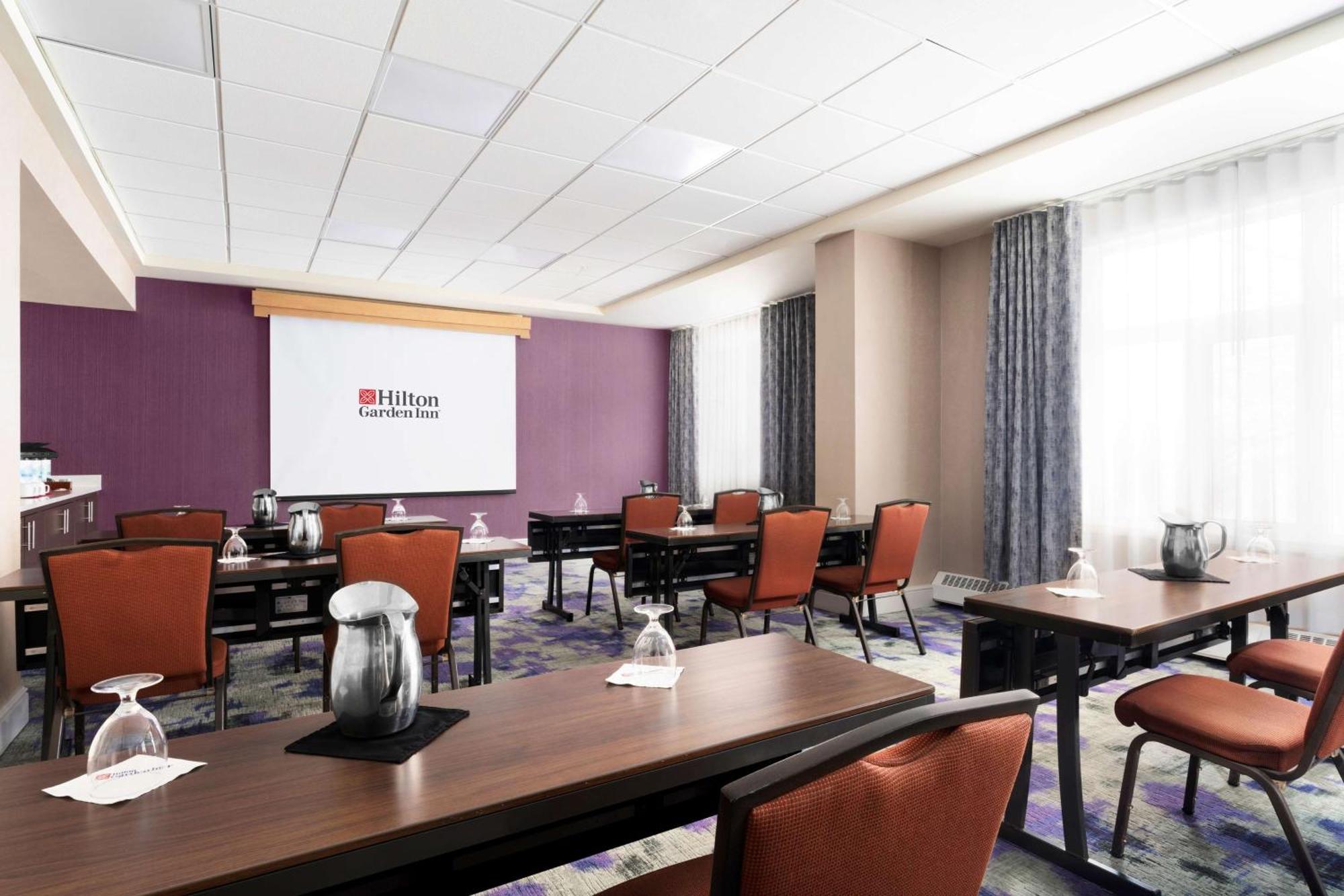 Hilton Garden Inn Calgary Airport Exteriér fotografie